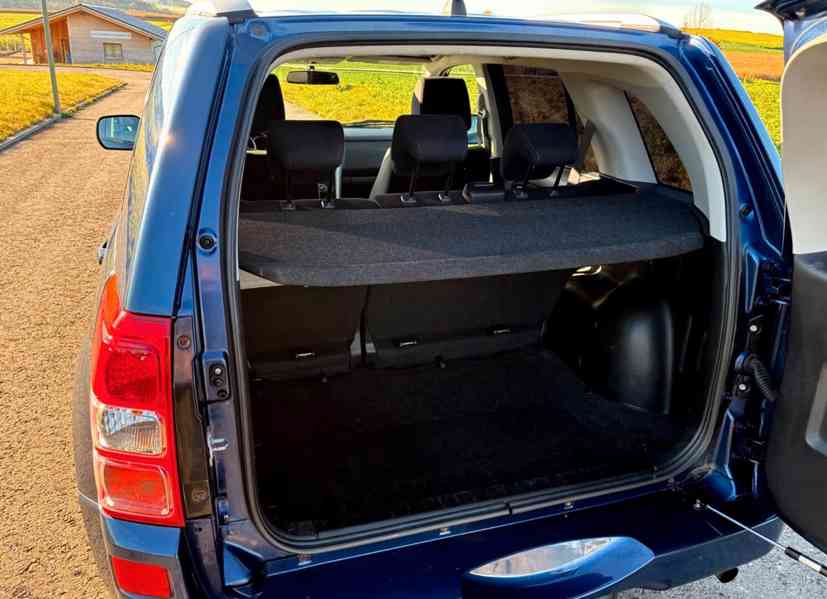 Suzuki Grand Vitara 2.0i Club 4x4 benzín 103kw - foto 13