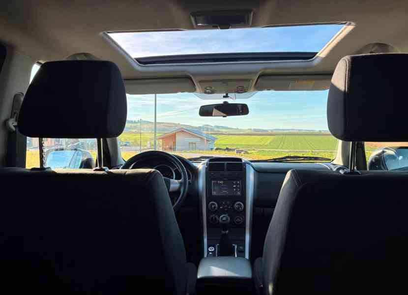 Suzuki Grand Vitara 2.0i Club 4x4 benzín 103kw - foto 10