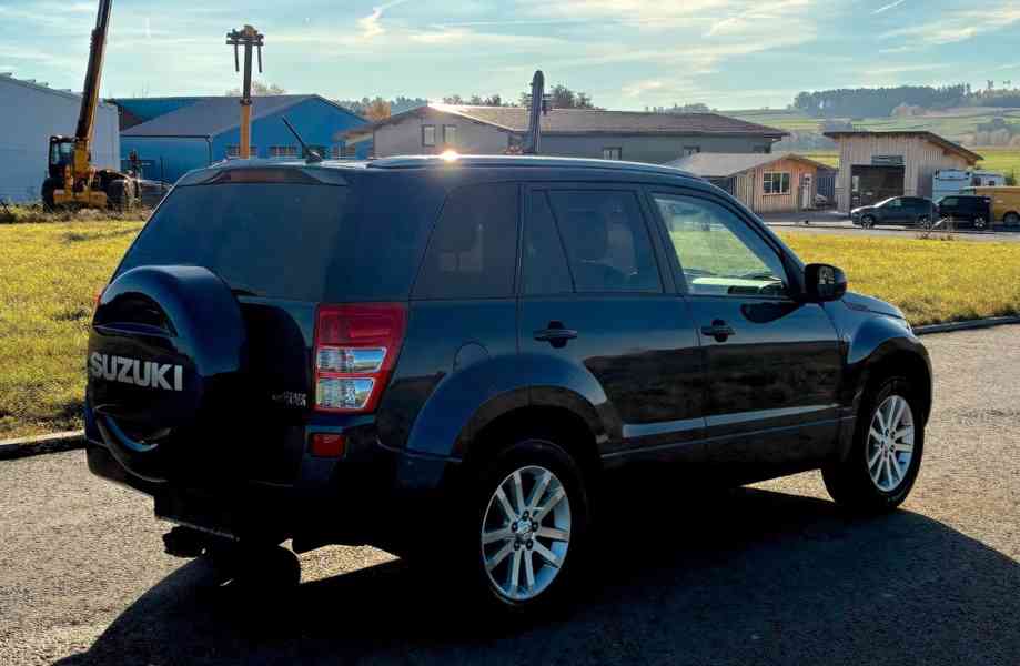Suzuki Grand Vitara 2.0i Club 4x4 benzín 103kw - foto 4