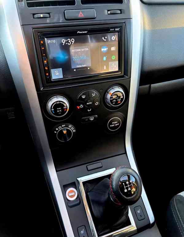 Suzuki Grand Vitara 2.0i Club 4x4 benzín 103kw - foto 9