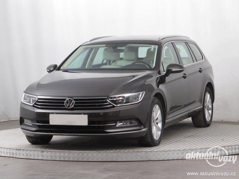 Volkswagen Passat 2.0, nafta, rok 2016 - foto 1