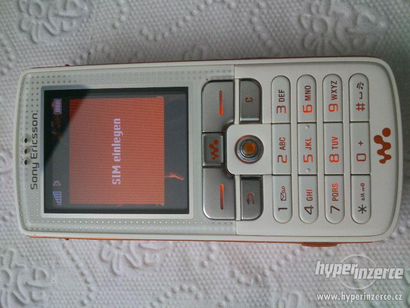 Prodám Sony Ericsson W800i - foto 2