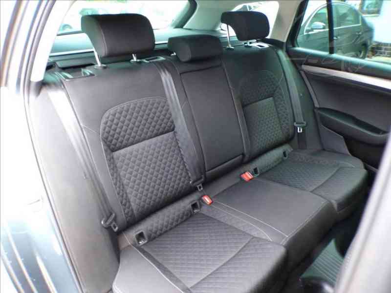 Škoda Superb 2,0 TDI-140KW AUTOMAT,TAŽ.ZAŘ. - foto 12