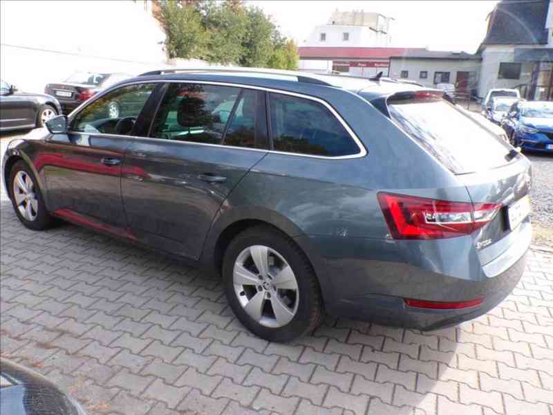 Škoda Superb 2,0 TDI-140KW AUTOMAT,TAŽ.ZAŘ. - foto 4