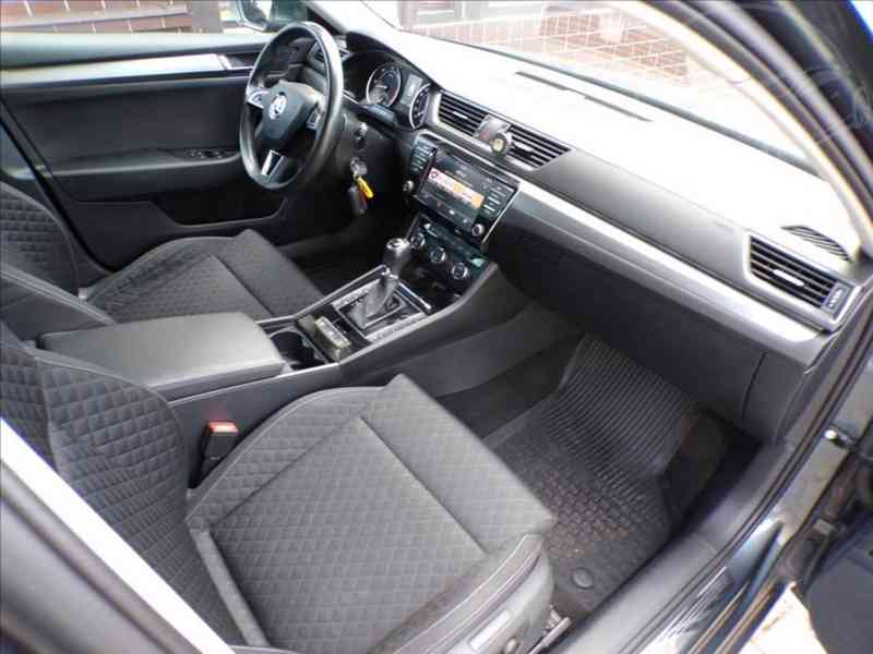 Škoda Superb 2,0 TDI-140KW AUTOMAT,TAŽ.ZAŘ. - foto 13