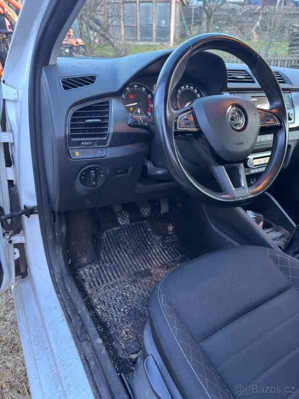Škoda Fabia 1,0   3 Combi TSI 81kW Style - foto 4