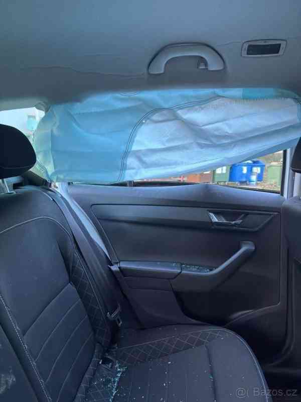 Škoda Fabia 1,0   3 Combi TSI 81kW Style - foto 17