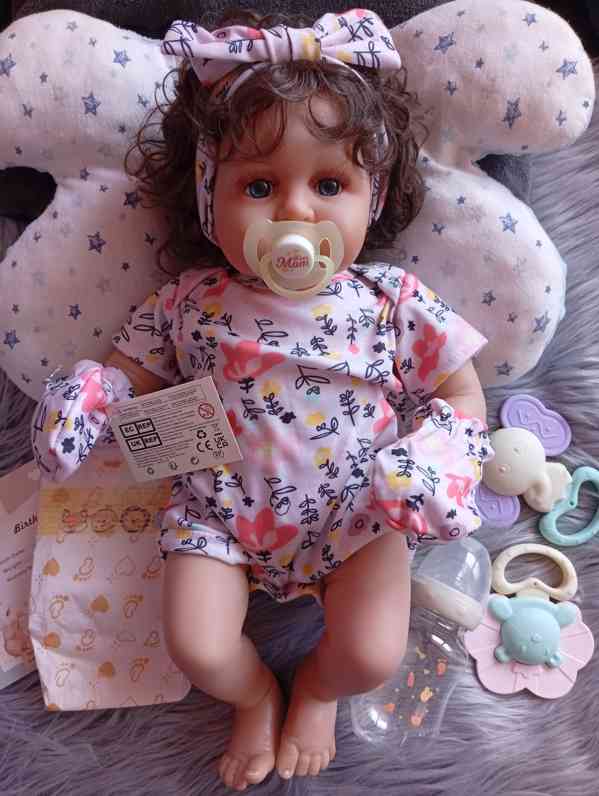 Realistická Reborn panenka kudrnatá holčička  - foto 2
