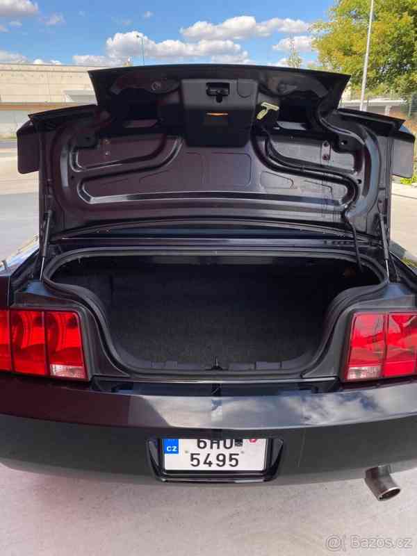 Ford Mustang 4,0   V6 154 kw Cabrio - foto 3