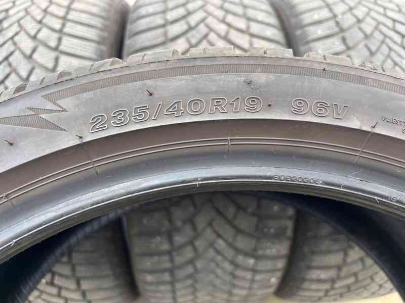235/40R19 zimní pneu BRIDGESTONE BLIZZAK LM005 - foto 11
