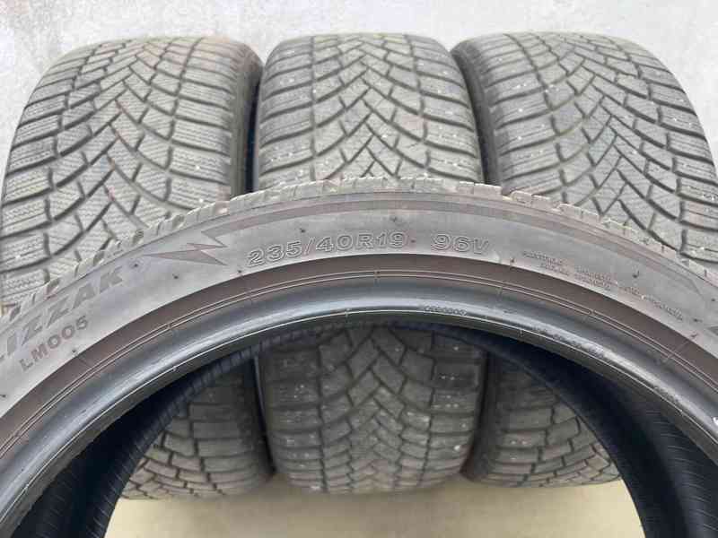 235/40R19 zimní pneu BRIDGESTONE BLIZZAK LM005 - foto 1