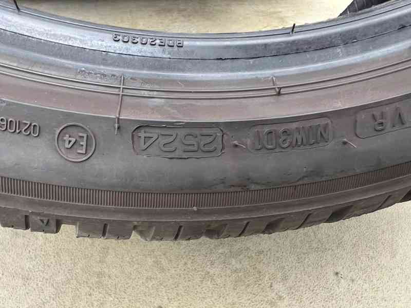 235/40R19 zimní pneu BRIDGESTONE BLIZZAK LM005 - foto 10
