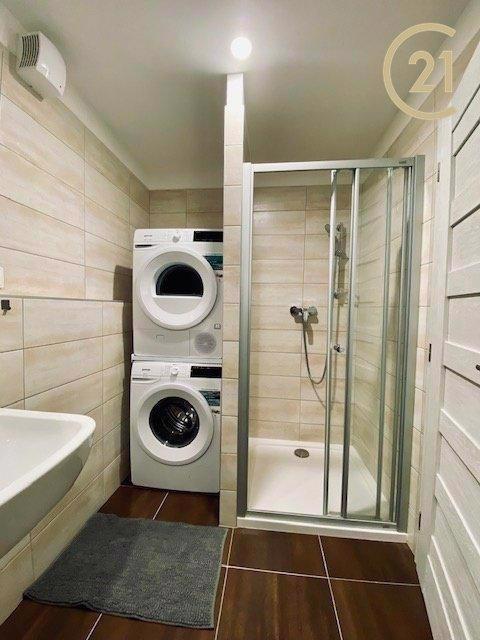 PRONÁJEM NEZAŘÍZENÉHO BYTU 3+KK 83 M2 +LODŽIE 8M2 - foto 4