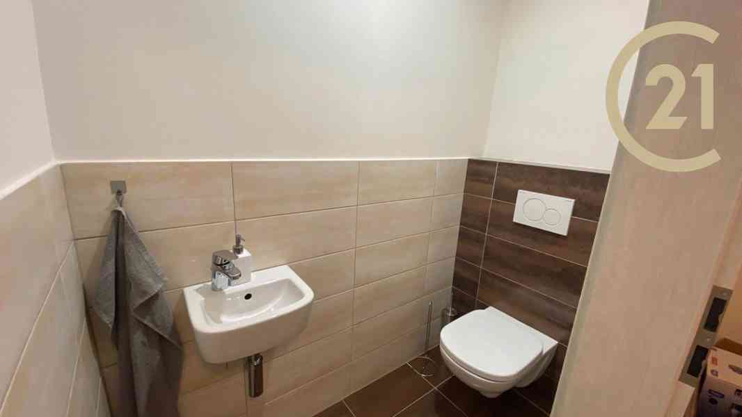 PRONÁJEM NEZAŘÍZENÉHO BYTU 3+KK 83 M2 +LODŽIE 8M2 - foto 5