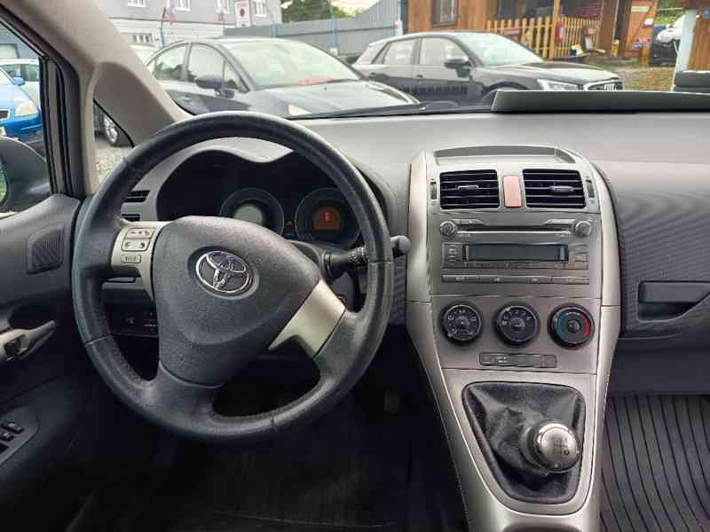 TOYOTA Auris 1,4D-4D Comfort ČR - foto 15