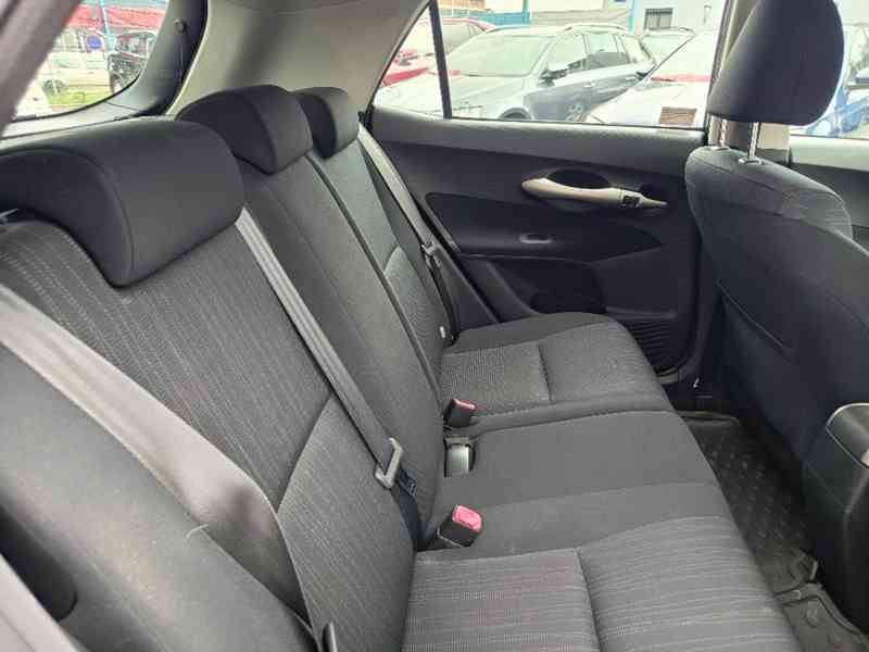 TOYOTA Auris 1,4D-4D Comfort ČR - foto 13
