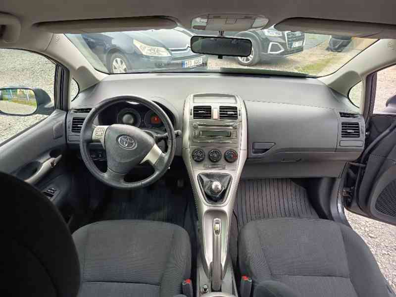 TOYOTA Auris 1,4D-4D Comfort ČR - foto 14