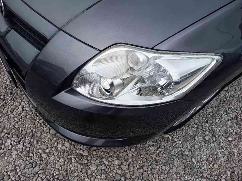 TOYOTA Auris 1,4D-4D Comfort ČR - foto 6