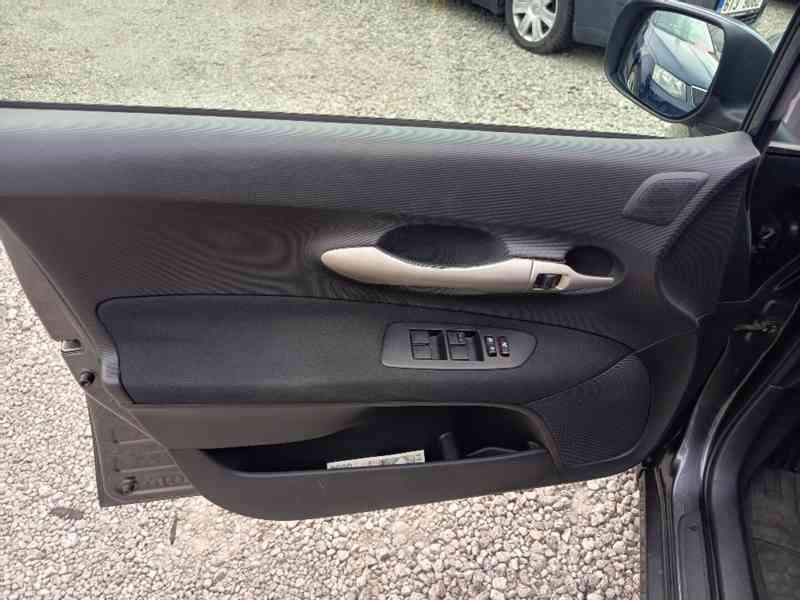 TOYOTA Auris 1,4D-4D Comfort ČR - foto 21