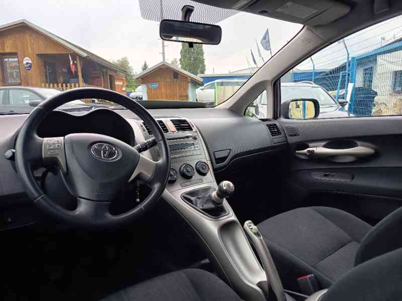 TOYOTA Auris 1,4D-4D Comfort ČR - foto 19