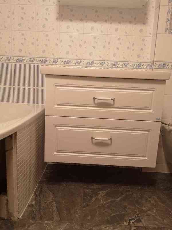 Koupelnová skříňka s umyvadlem - foto 3