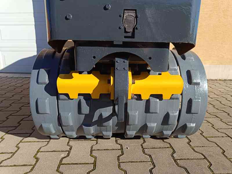 Vibrační válec Wacker Neuson RTKx-SC 3 - motor KUBOTA  - foto 6