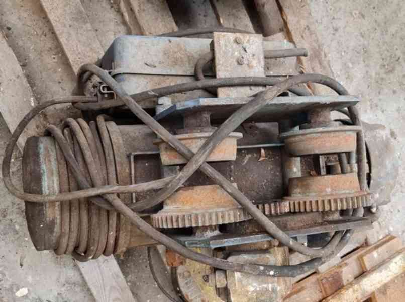 Kladkostroj T10232 K - 500kg (15546.) - foto 2