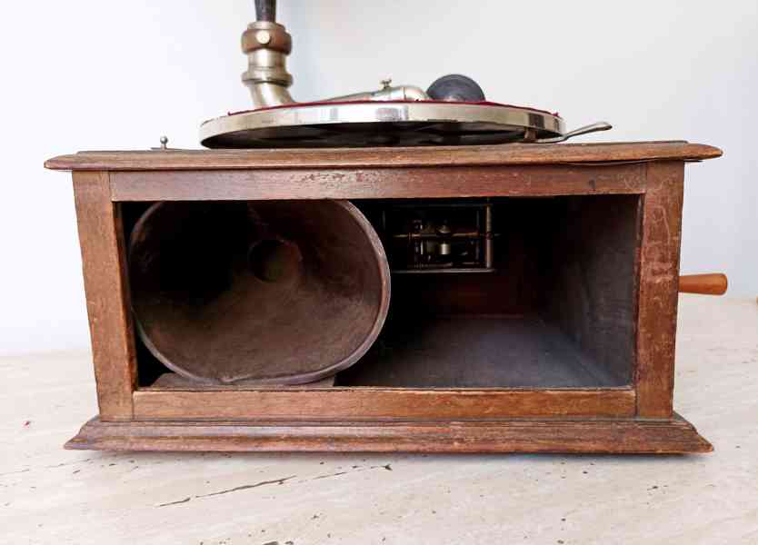 Starožitný salonní gramofon na kliku s troubou značky Pathé  - foto 7