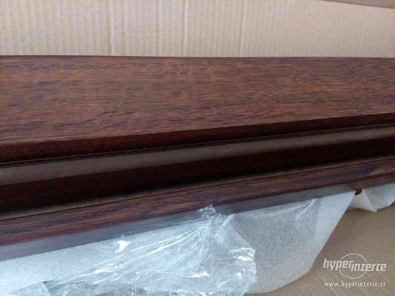 Prodám interiérové dveře 70 cm, pravé i s obložkama - foto 4