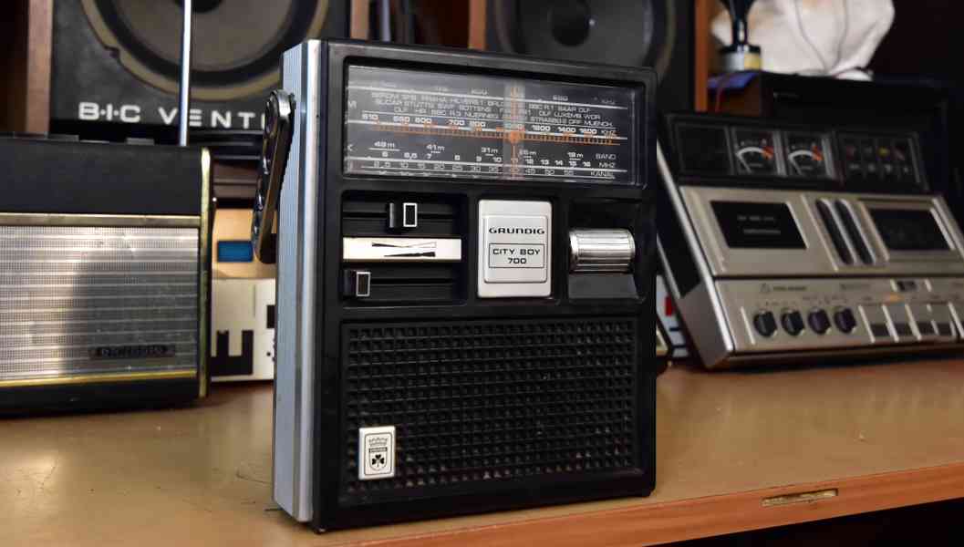 GRUNDIG CITY BOY 700 - radiopříjímač pro sběratele - foto 1