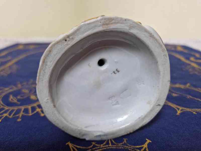 Krásná porcelánová Soška Dáma s paraplíčkem  Vídeň - foto 8