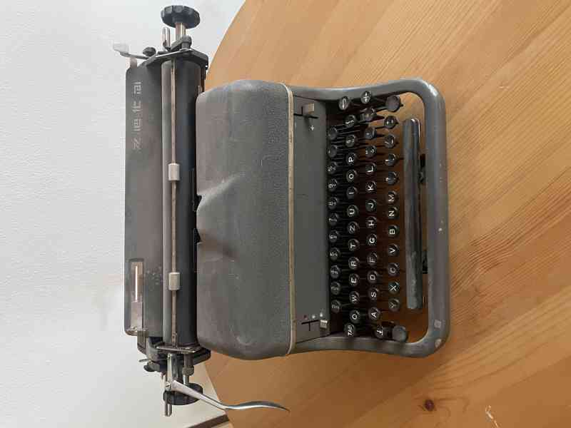 Starý psací stroj Zeta – retro / sběratelský - foto 2