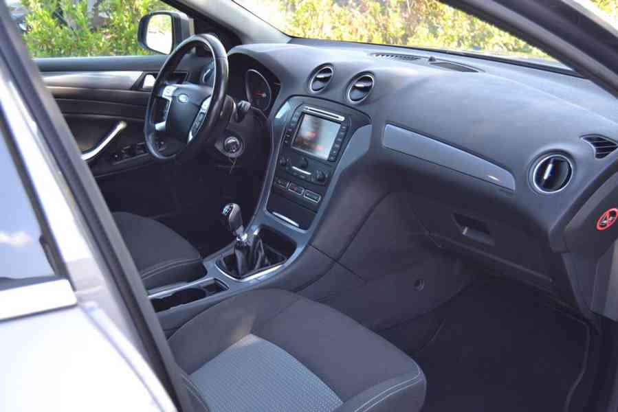 Ford Mondeo 2.0 TDCI Business Edition kombi - foto 14