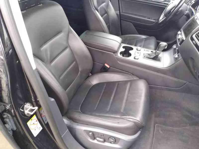 VOLKSWAGEN TOUAREG R-LINE 3.0 TDI V6 BMT - foto 12