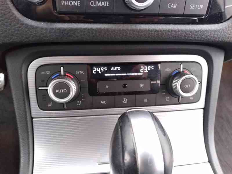 VOLKSWAGEN TOUAREG R-LINE 3.0 TDI V6 BMT - foto 37