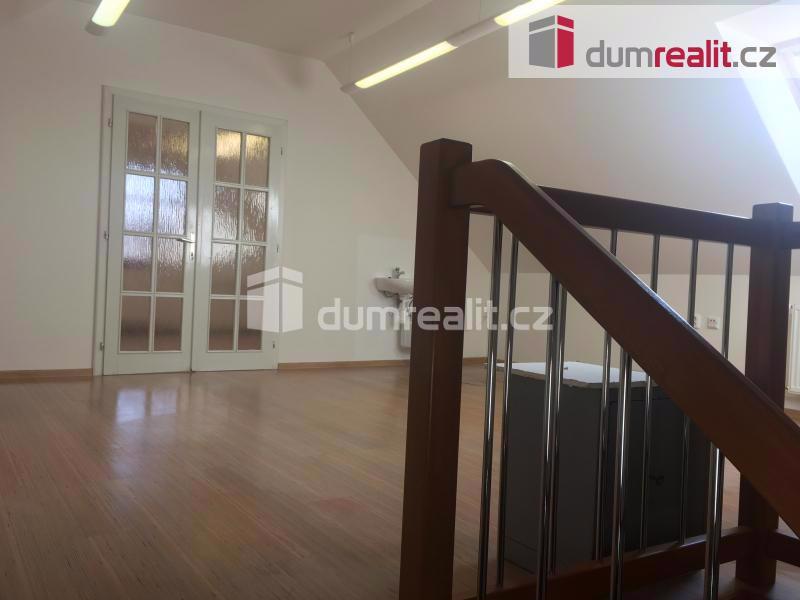 Pronájem, komerční prostory, 80 m2, Bruntál, ul. Palackého náměstí - foto 2