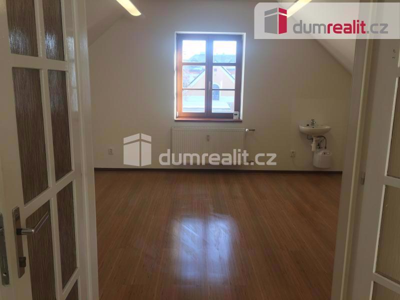 Pronájem, komerční prostory, 80 m2, Bruntál, ul. Palackého náměstí - foto 4