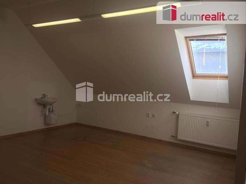 Pronájem, komerční prostory, 80 m2, Bruntál, ul. Palackého náměstí - foto 5