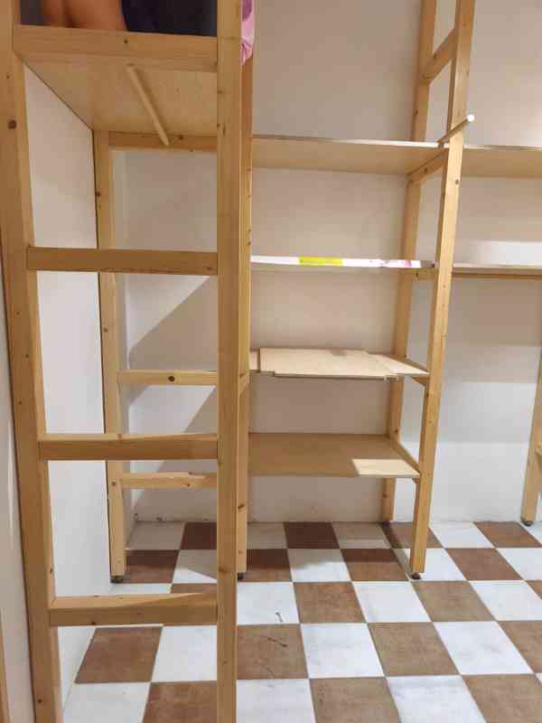 ŽEBŘÍKOVÉ REGÁLY Z PRODEJNY - foto 2