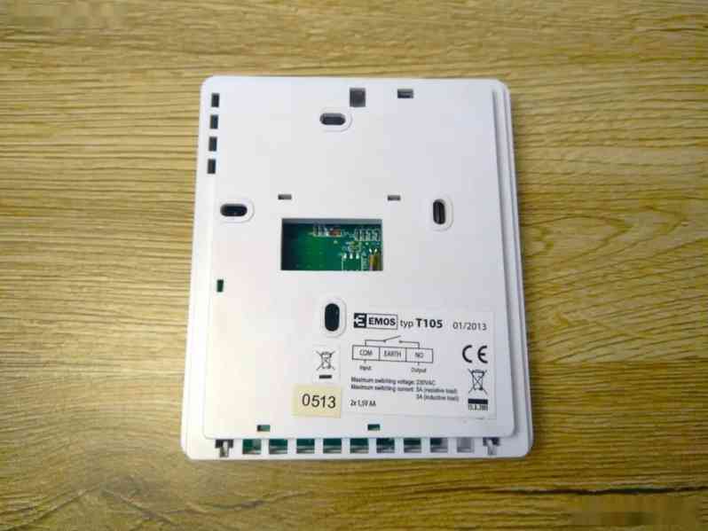 Termostat EMOS Salus T105 + baterie ZDARMA - foto 2