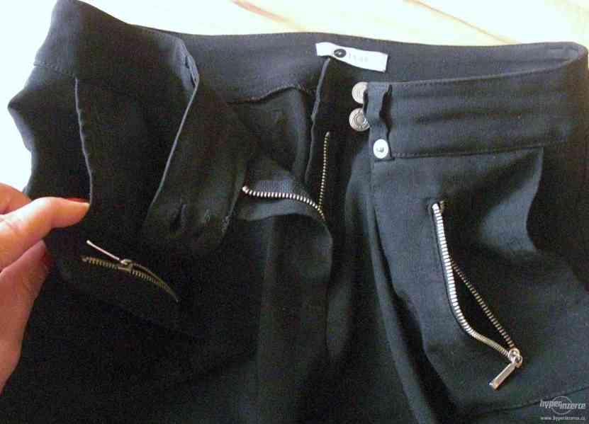 Černé kalhoty Orsay - foto 2