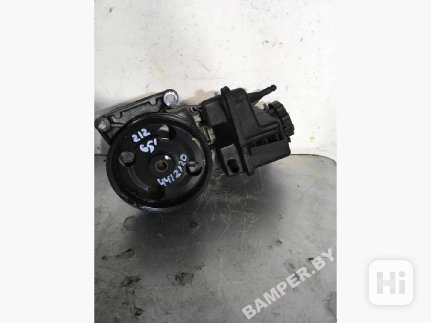 Mercedes-Benz E W212 SERVO pumpa A0064669601 - foto 1