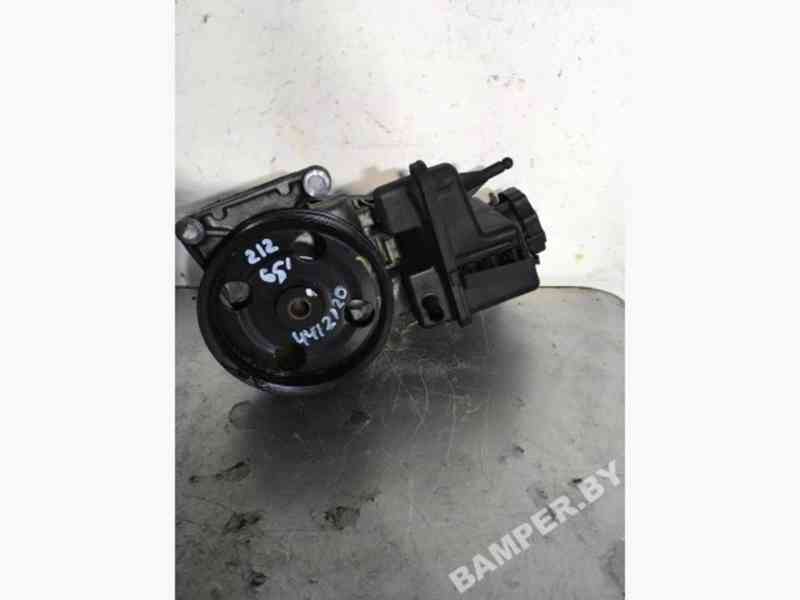 Mercedes-Benz E W212 SERVO pumpa A0064669601 - foto 1
