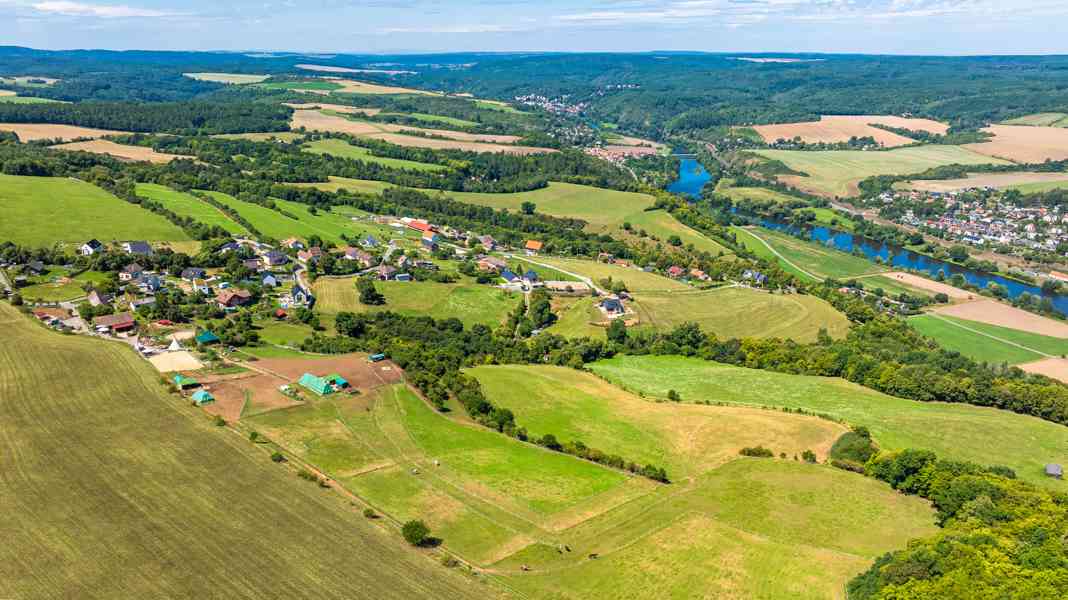 Prodej útulné chaty se zahradou 580 m², Stradonice - Nižbor - foto 14