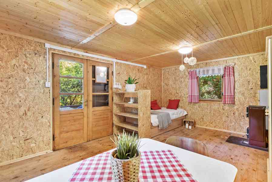 Prodej útulné chaty se zahradou 580 m², Stradonice - Nižbor - foto 7