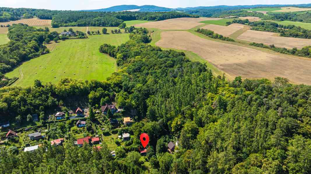Prodej útulné chaty se zahradou 580 m², Stradonice - Nižbor - foto 2