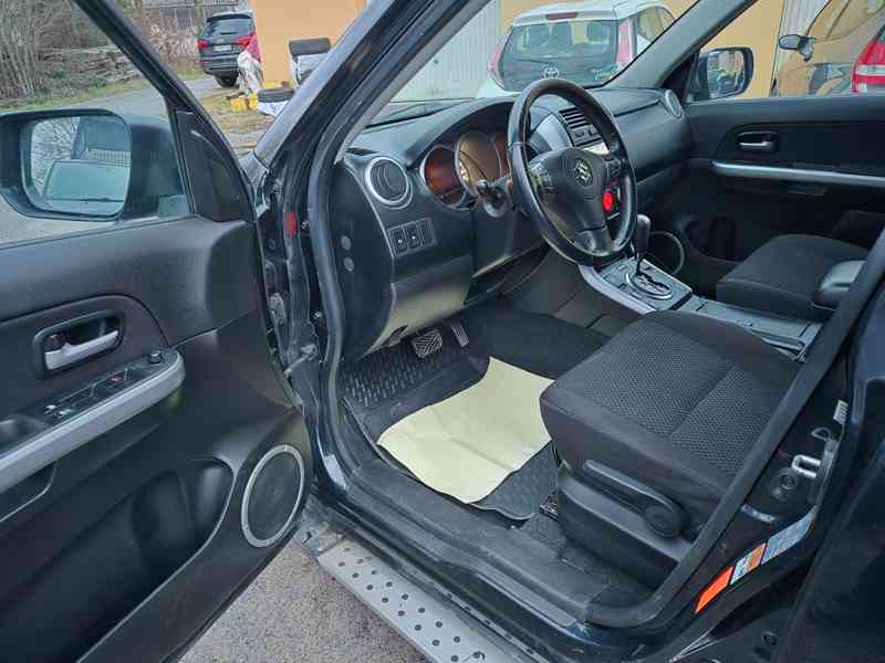 Suzuki Grand Vitara 2.4i Aut. Comfort benzín 124kw - foto 8