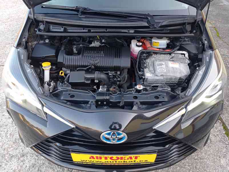 Toyota Yaris 1.5 Hybrid 74kW/1maj/ServKniha - foto 9