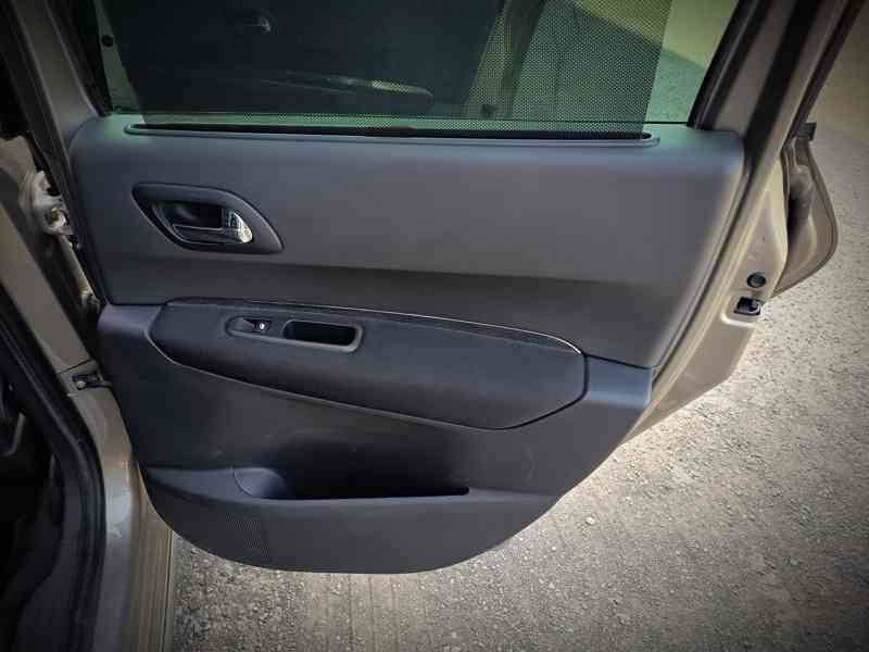 Peugeot 3008 1,6HDi Comfort  - foto 11