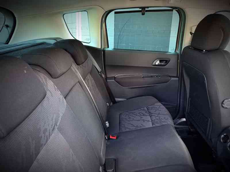 Peugeot 3008 1,6HDi Comfort  - foto 8